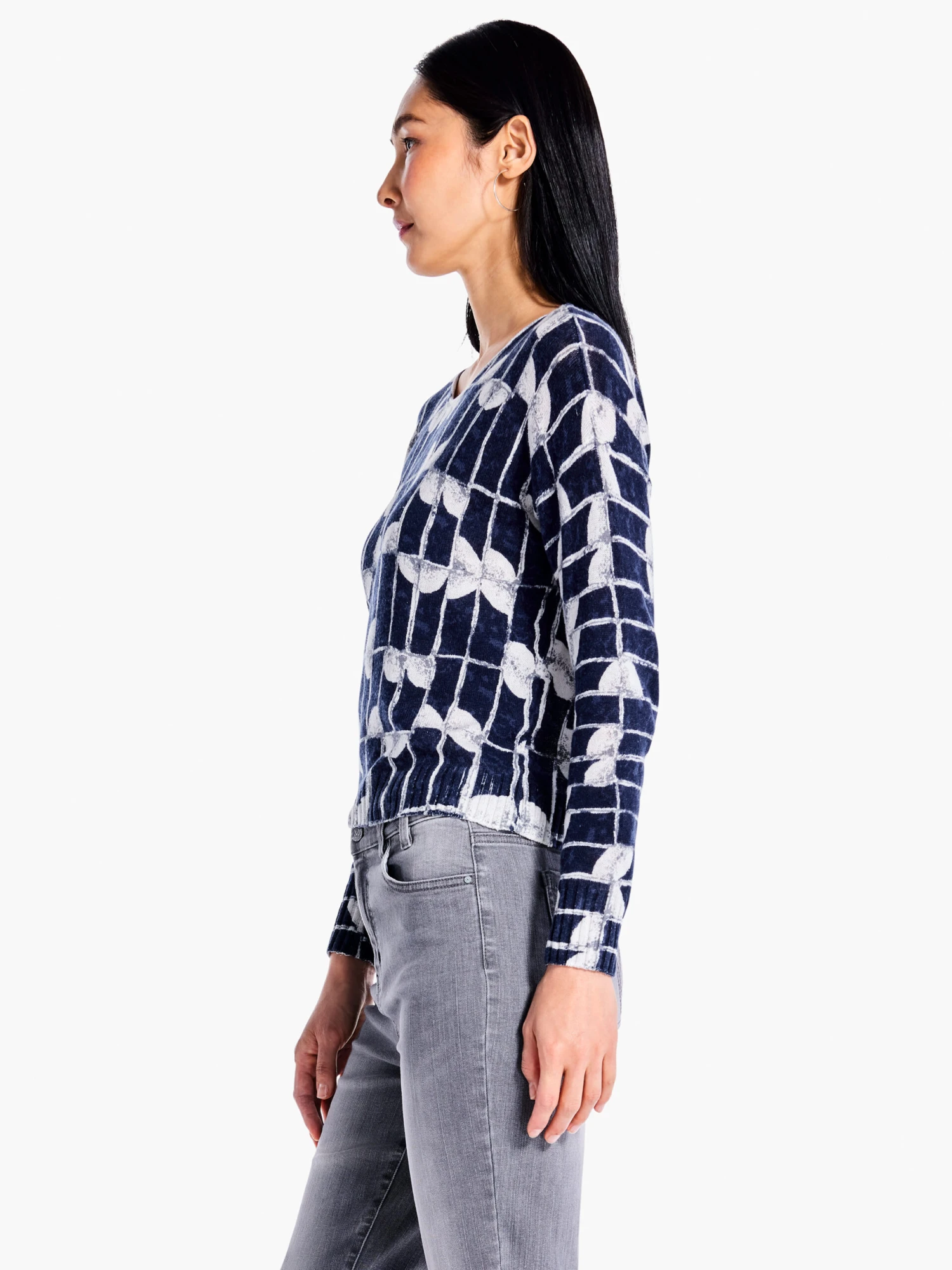 Shape Shift Sweater INDIGO MULTI Shape Shift Sweater INDIGO MULTI -Nic+Zoe F231118IMIPRODUCT 02 scaled